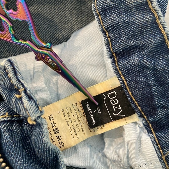 Dazy Size 8 High Waist Wide Leg Zip Up Cotton Blend Medium Wash Denim Jeans - Picture 11 of 11